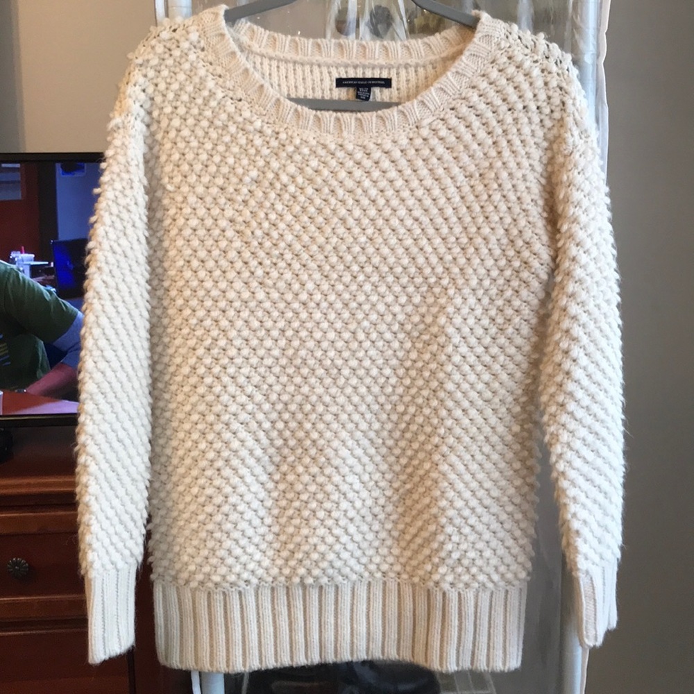 NWOT AE Soft Popcorn Sweater